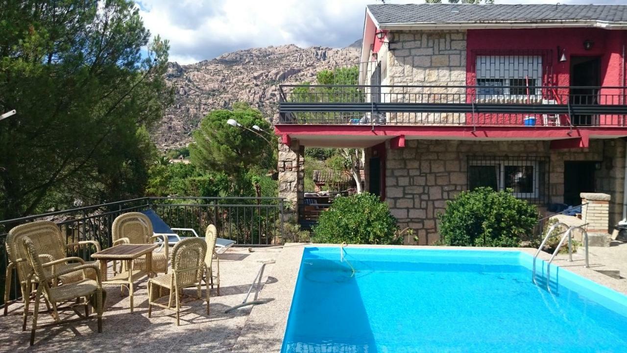 Piedra Libre Apartamentos Manzanares el Real Kültér fotó